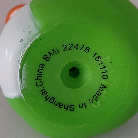 Rare 2" Masked Mallard Rubber Duckie Green/White. This is a rare and unique 2" m - Picture 6 of 6